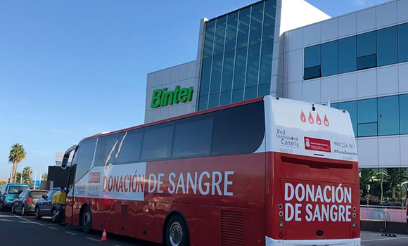 Blood donation bus parked at the Binter LPA offices.