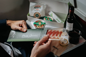 Bodegón: aperitivo gourmet con vino, embutido y algunos snack